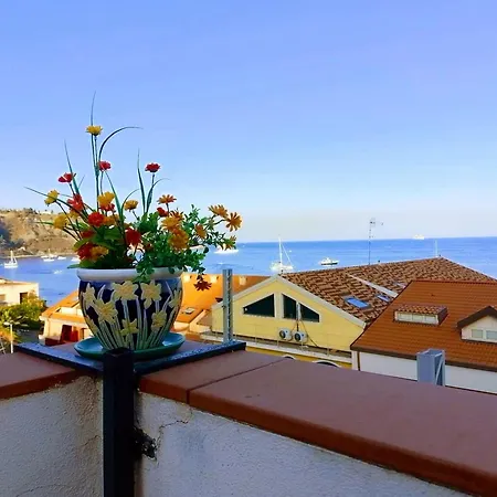Cundari Hotel *