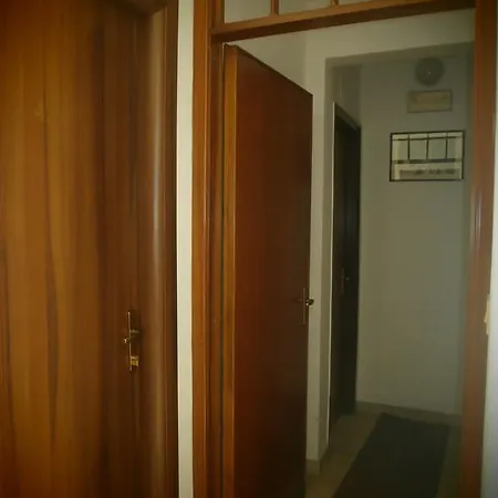 Cundari Hotel *